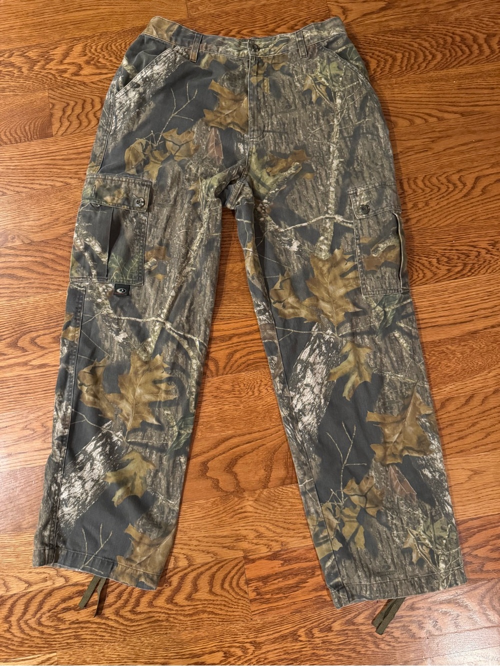 Mossy Oak Men's Camo Cargo Pants in Green and Brown